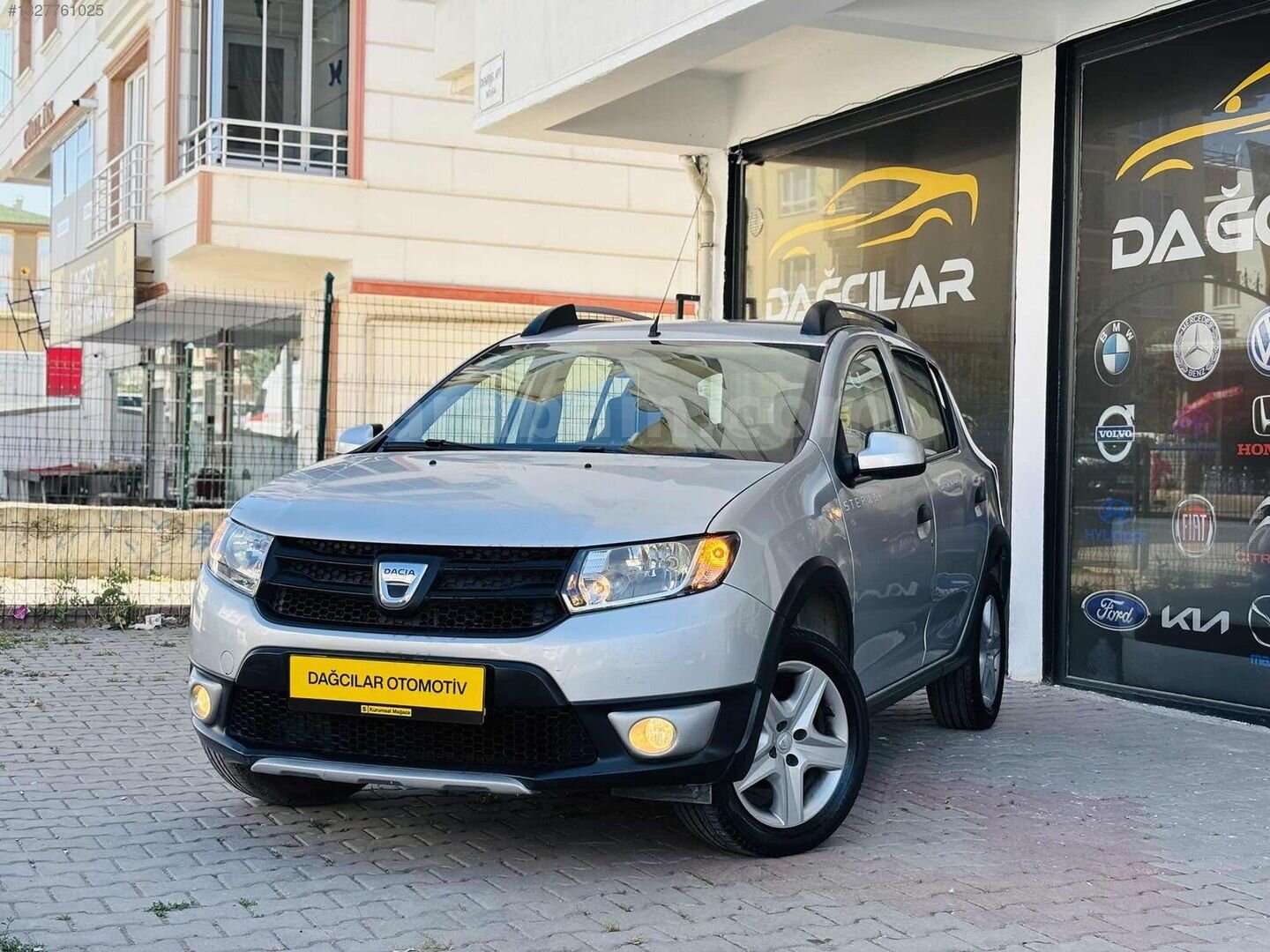 Galeriden Dacia Sandero 1.5 dCi Stepway 2015 Model Ankara 111.500 km Gri 2