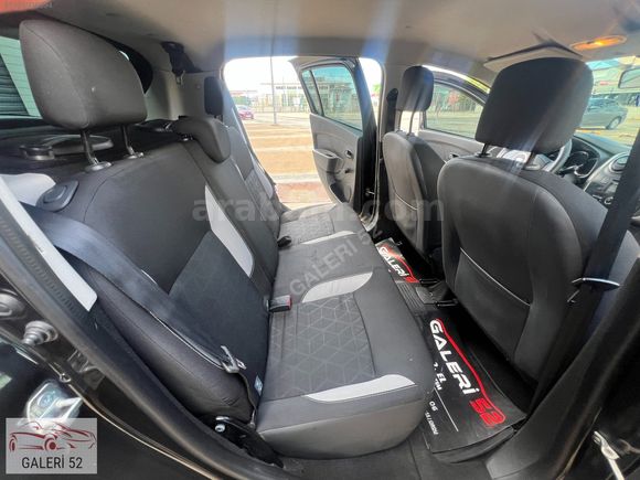 GALERİ 52 DEN 2015 MODEL 44 BİNDE HATASZ BOYASIZ Stepway 1.5 DCİ