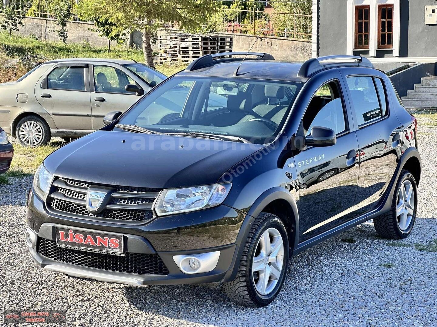 Galeriden Dacia Sandero 1.5 dCi Stepway 2013 Model Tokat 143.000 km Siyah 3
