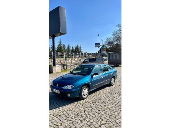Sahibinden Renault Megane 1.6 RNA 2000 Model