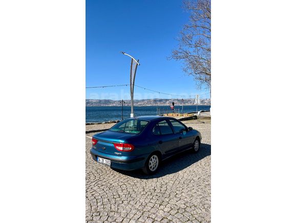 Sahibinden Renault Megane 1.6 RNA 2000 Model
