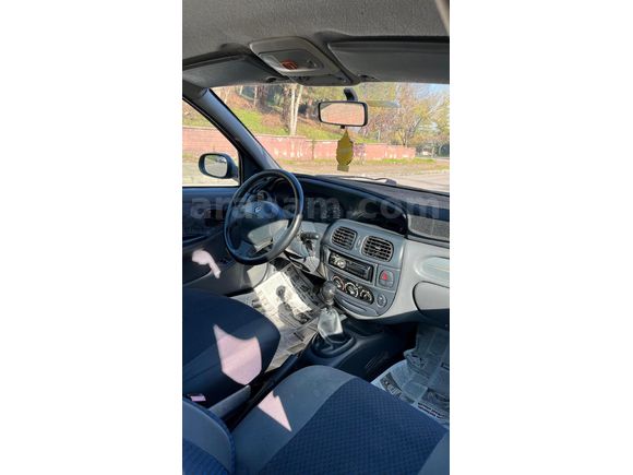 Sahibinden Renault Megane 1.6 RNA 2000 Model
