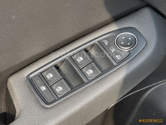2025 CLİO 1.0 TCE EVOLUTİON GRS2*BOYASIZ 7.300KM G.GÖRÜŞ*CARPLAY