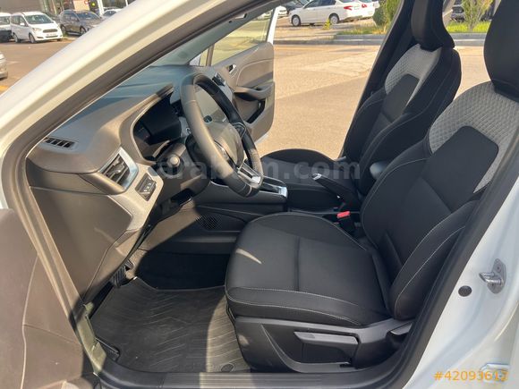 2025 CLİO 1.0 TCE EVOLUTİON GRS2*BOYASIZ 7.300KM G.GÖRÜŞ*CARPLAY
