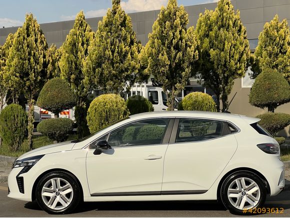 2025 CLİO 1.0 TCE EVOLUTİON GRS2*BOYASIZ 7.300KM G.GÖRÜŞ*CARPLAY