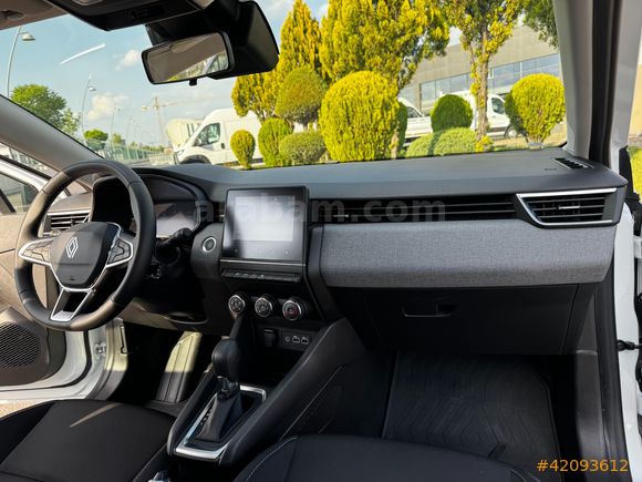 2025 CLİO 1.0 TCE EVOLUTİON GRS2*BOYASIZ 7.300KM G.GÖRÜŞ*CARPLAY