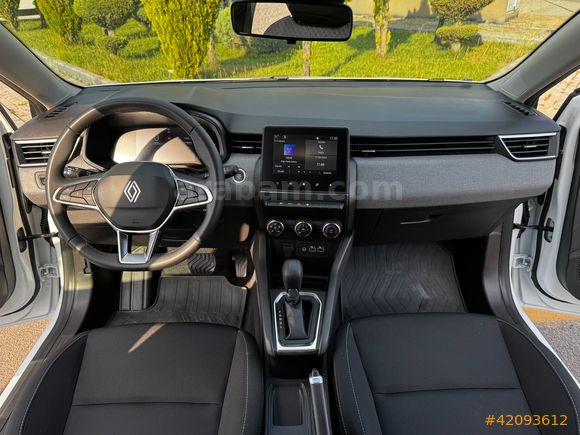 2025 CLİO 1.0 TCE EVOLUTİON GRS2*BOYASIZ 7.300KM G.GÖRÜŞ*CARPLAY