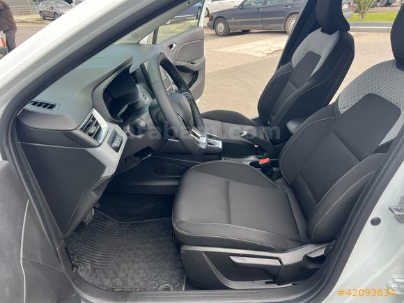 2025 CLİO 1.0 TCE EVOLUTİON GRS2*BOYASIZ 6.100KM G.GÖRÜŞ*CARPLAY