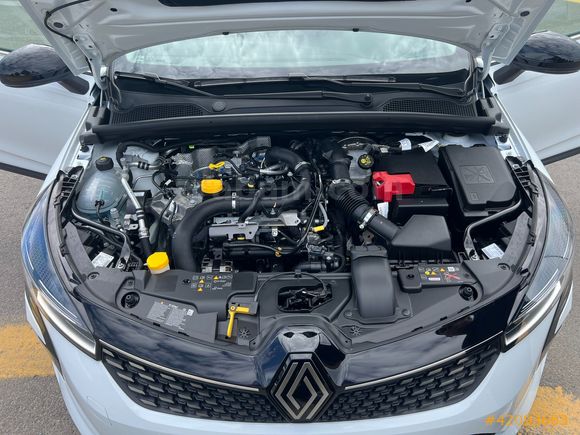 2025 CLİO 1.0 TCE EVOLUTİON GRS2*BOYASIZ 8.900KM G.GÖRÜŞ*CARPLAY