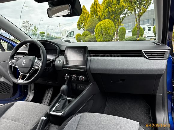 2025 CLİO 1.0 TCE EVOLUTİON GRS2*BOYASIZ 8.900KM G.GÖRÜŞ*CARPLAY