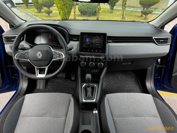 2025 CLİO 1.0 TCE EVOLUTİON GRS2*BOYASIZ 8.900KM G.GÖRÜŞ*CARPLAY