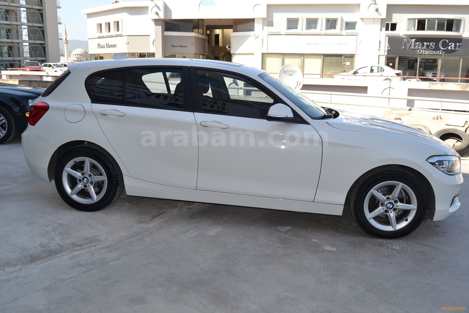 Galeriden BMW 1 Serisi 116d Joy Plus 2016 Model İzmir 149.000 km Beyaz 3