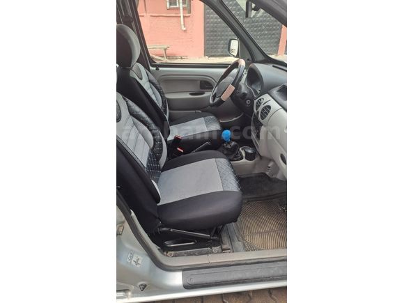 Sahibinden Renault Kangoo Multix 1.5 dCi Authentique 2004 Model  206.970 km Gri (Gümüş)