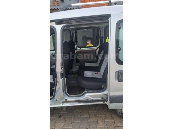Sahibinden Renault Kangoo Multix 1.5 dCi Authentique 2004 Model  206.970 km Gri (Gümüş)