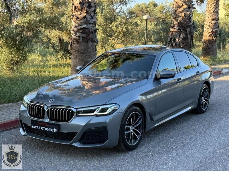 Galeriden BMW 5 Serisi 520i M Sport 2023 Model Muğla 66.000 km Gri
