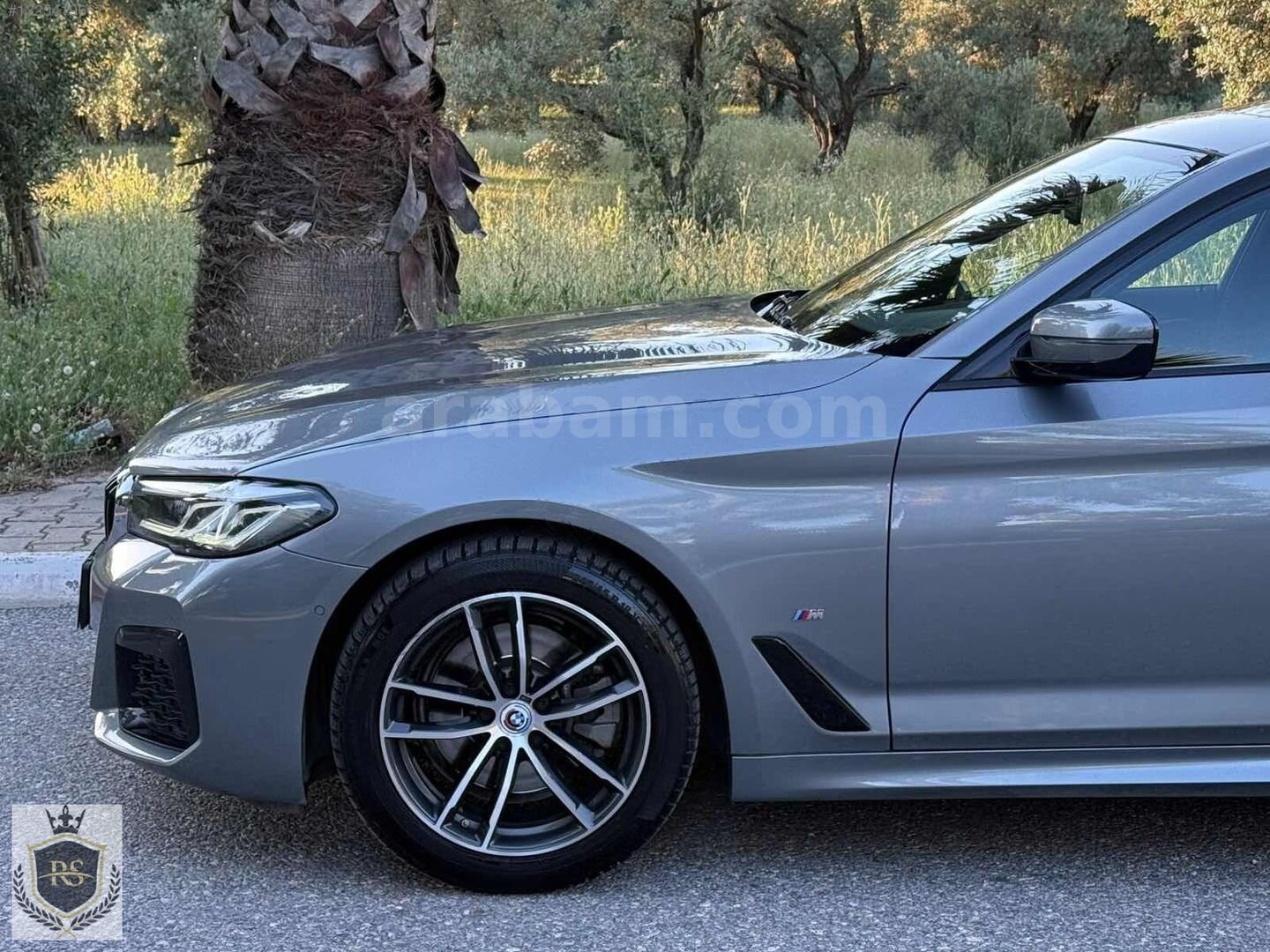Galeriden BMW 5 Serisi 520i M Sport 2023 Model Muğla 66.000 km Gri 3