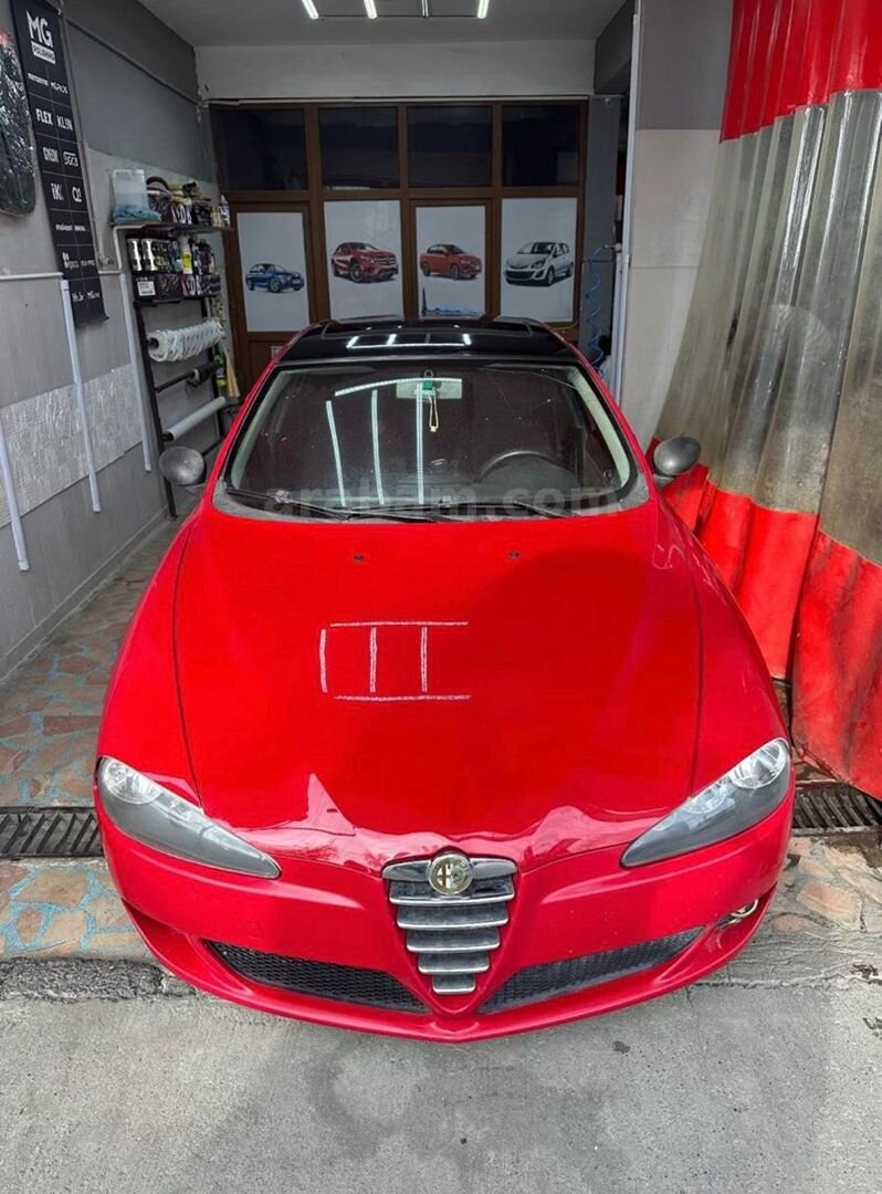 Galeriden Alfa Romeo 147 1.6 TS Black Line 2006 Model Siirt 227.000 km Kırmızı 3