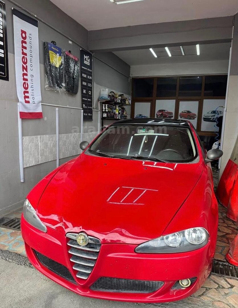 Galeriden Alfa Romeo 147 1.6 TS Black Line 2006 Model Siirt 227.000 km Kırmızı 1