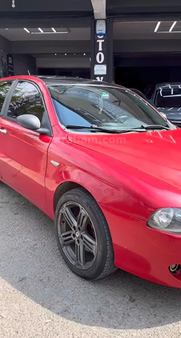 Galeriden Alfa Romeo 147 1.6 TS Black Line 2006 Model Siirt 227.000 km Kırmızı 5