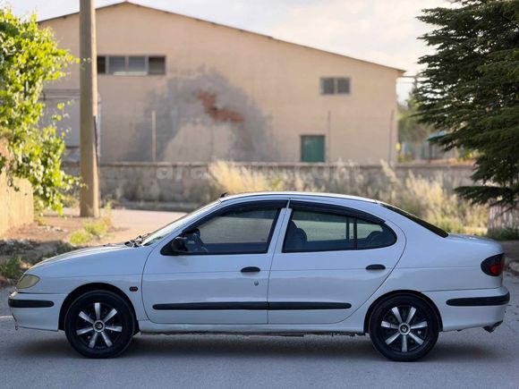Galeriden Renault Megane 1.6 RTE 1999 Model Burdur