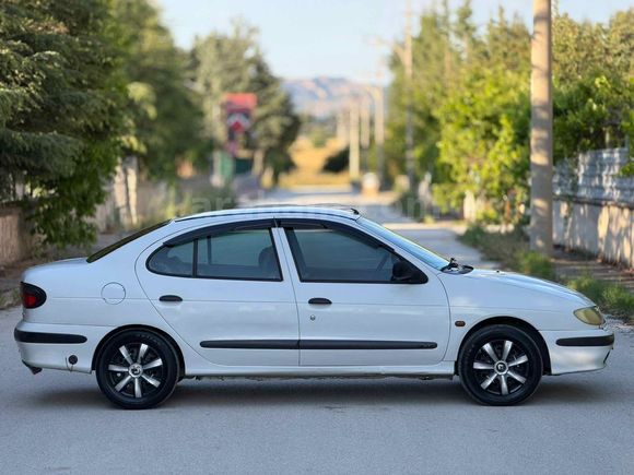Galeriden Renault Megane 1.6 RTE 1999 Model Burdur