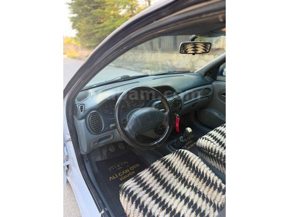 Galeriden Renault Megane 1.6 RTE 1999 Model Burdur