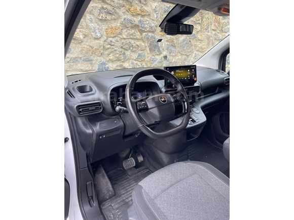 2025 OPEL COMBO 1.5 D EDİTİON OTOMATİK TEMİZ