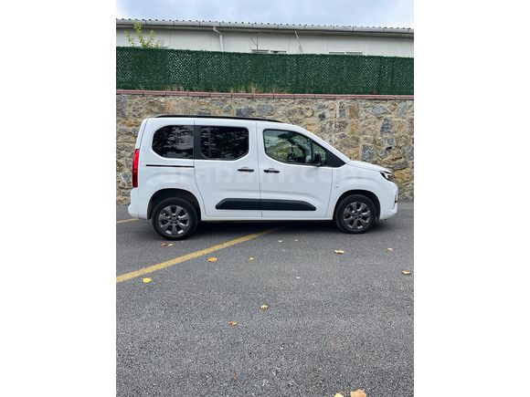 2025 OPEL COMBO 1.5 D EDİTİON OTOMATİK TEMİZ