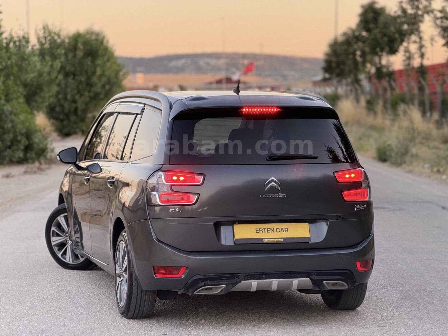 Galeriden Citroen C4 Picasso 1.6 e-HDi Intensive 2015 Model Eskişehir 194.000 km Gri 4