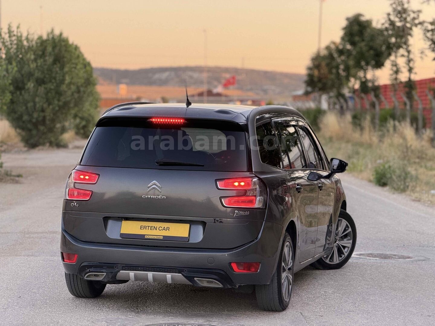 Galeriden Citroen C4 Picasso 1.6 e-HDi Intensive 2015 Model Eskişehir 194.000 km Gri 3