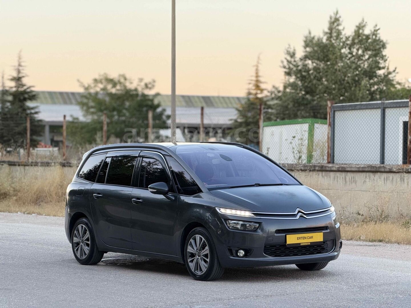 Galeriden Citroen C4 Picasso 1.6 e-HDi Intensive 2015 Model Eskişehir 194.000 km Gri 7