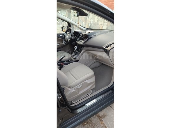 Sahibinden Ford C-Max 1.5 TDCi Titanium , 120 HP Otomatik, Full Orijinal 2017 Model