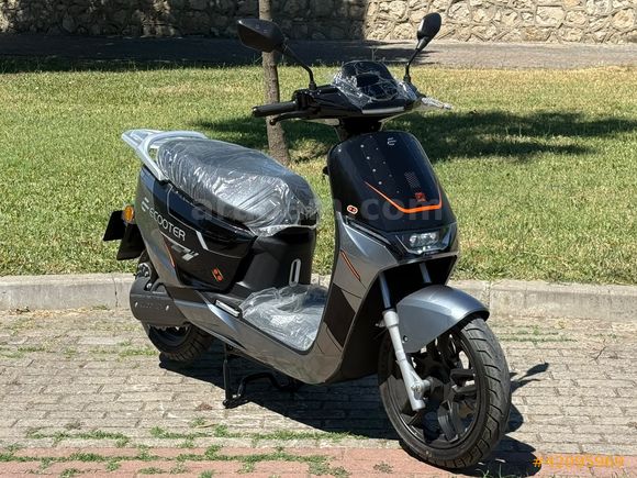 E3 HP TEK ŞARJDA 160 KM MENZİL 95 KM HIZ 7.000 W ÇİFT BATARYALI