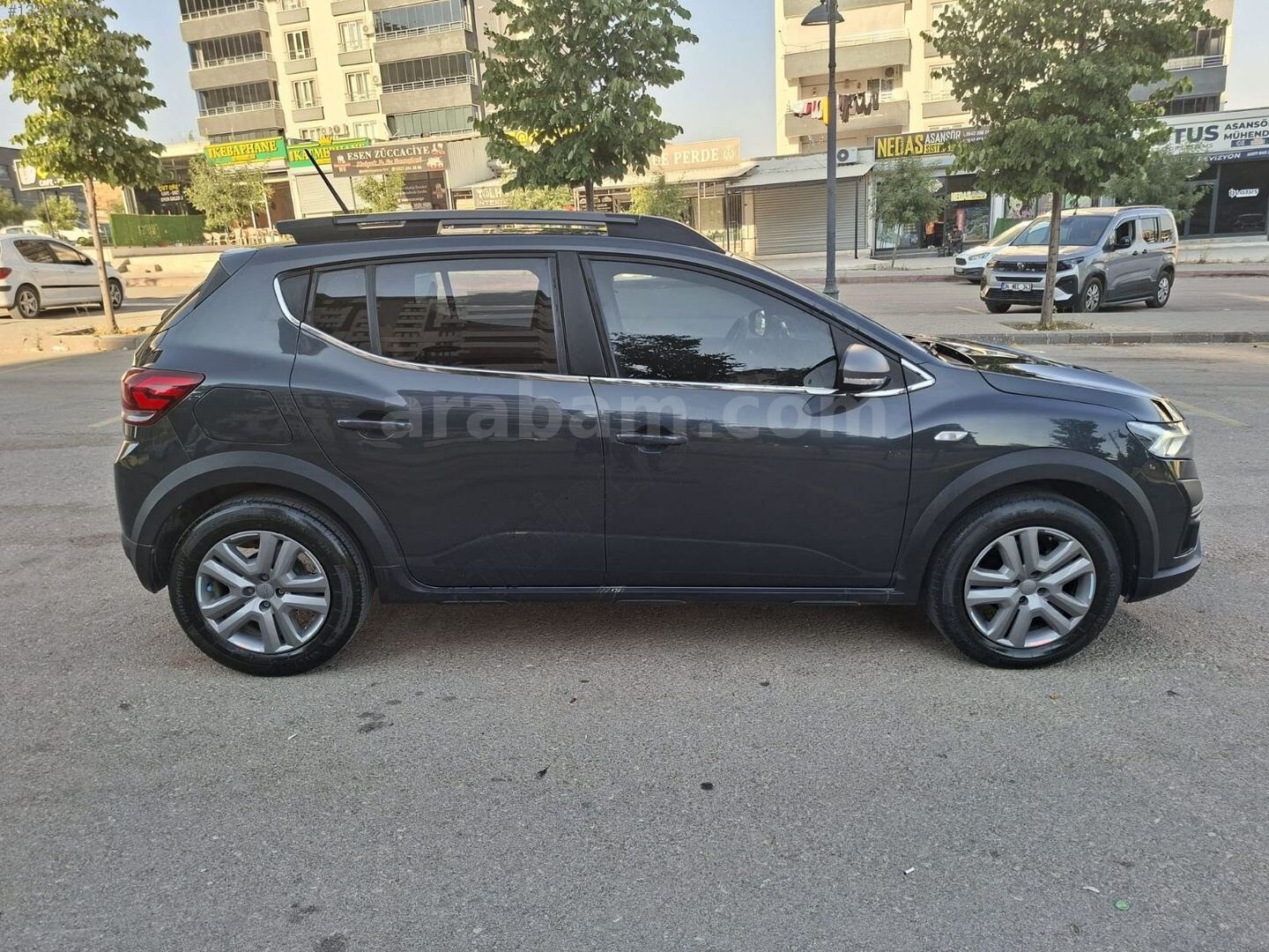 Galeriden Dacia Sandero 1.0 TCe Prestige 2023 Model Gaziantep 46.000 km Füme 5
