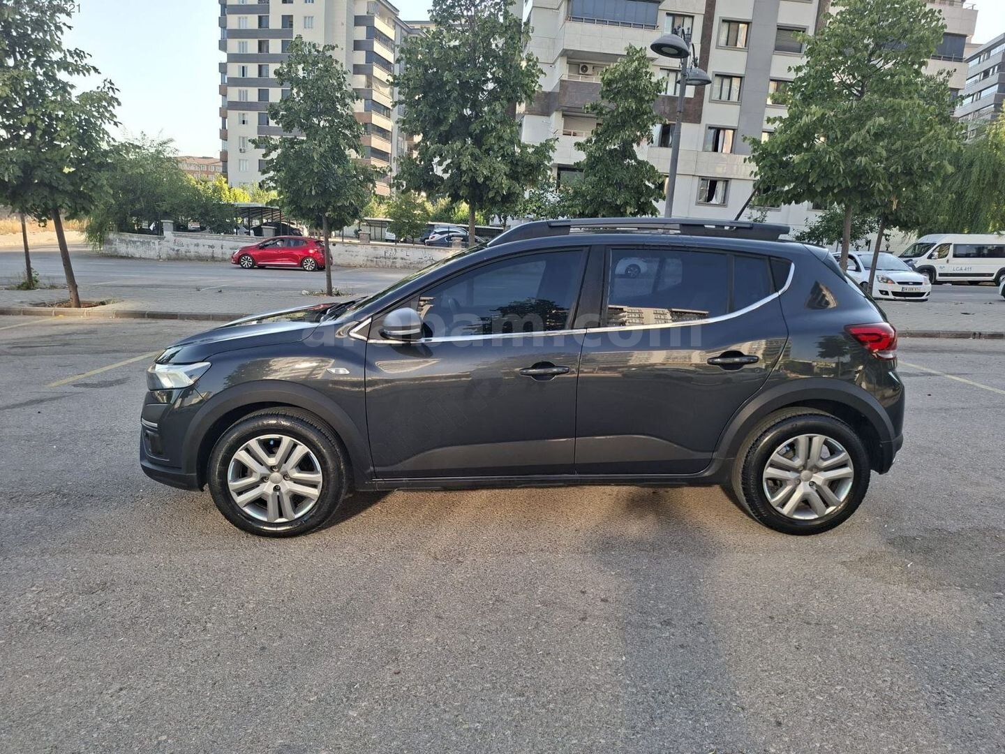 Galeriden Dacia Sandero 1.0 TCe Prestige 2023 Model Gaziantep 46.000 km Füme 4