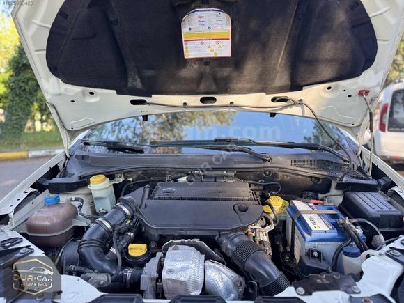 DUR-CAR'DAN DEĞİŞENSİZ 2015 MODEL 180 BİN KM POP GSR'Lİ