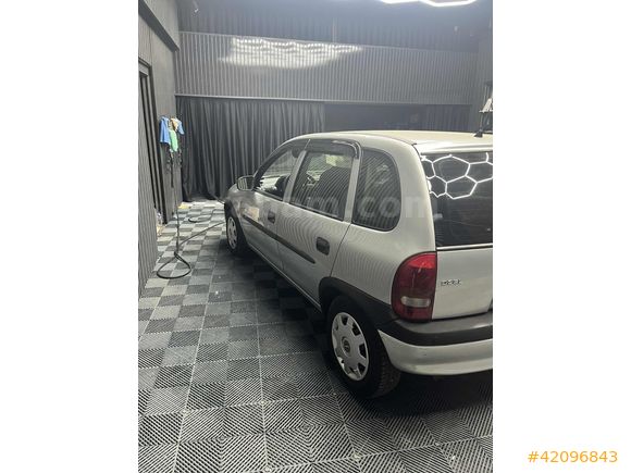 1998 MODEL CORSA