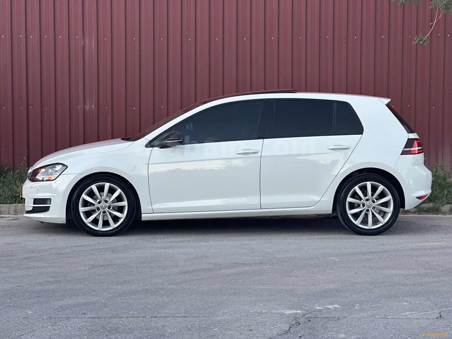 Galeriden Volkswagen Golf 1.6 TDi BlueMotion Highline 2015 Model Konya 226.000 km Beyaz 4