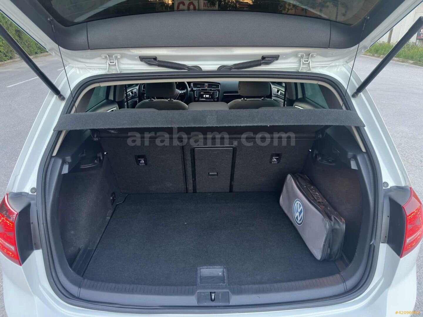 Galeriden Volkswagen Golf 1.6 TDi BlueMotion Highline 2015 Model Konya 226.000 km Beyaz 5