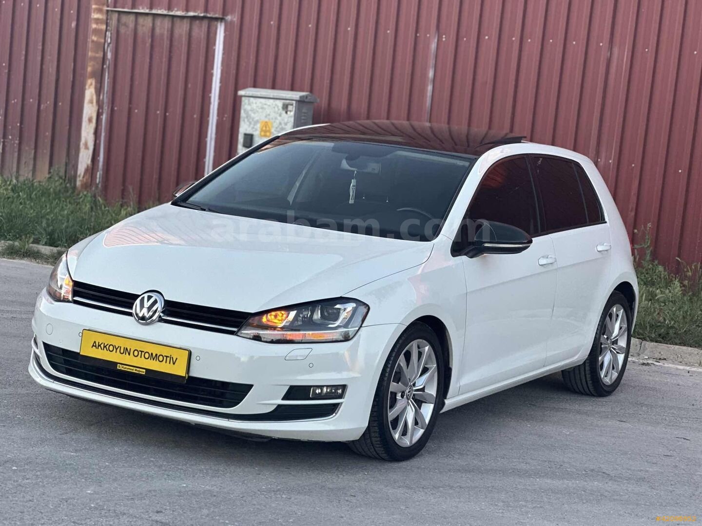 Galeriden Volkswagen Golf 1.6 TDi BlueMotion Highline 2015 Model Konya 226.000 km Beyaz 3