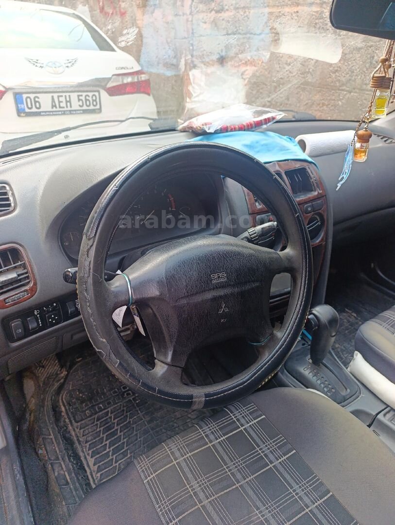Sahibinden Mitsubishi Carisma 1.6 GLX 2000 Model Adana 389.000 km Gri 6