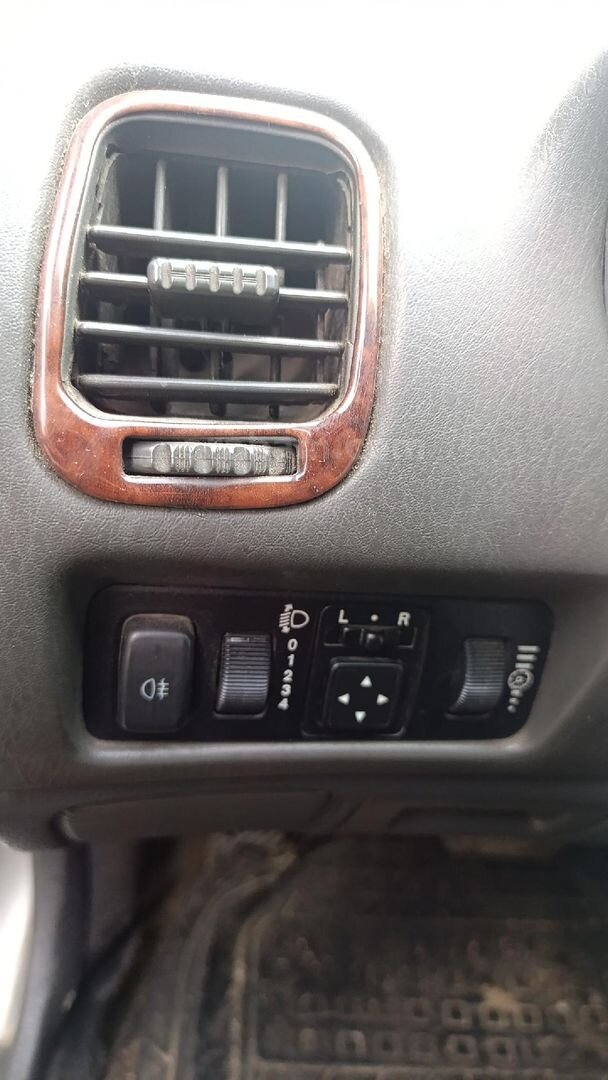 Sahibinden Mitsubishi Carisma 1.6 GLX 2000 Model Adana 389.000 km Gri 1
