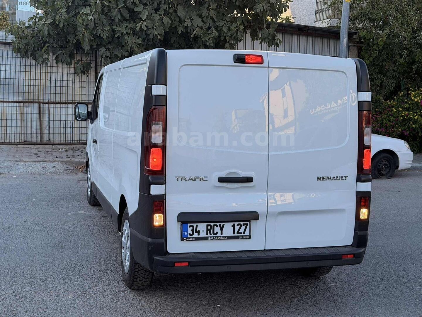 Galeriden Renault Trafic 2.0 DCI Grand Confort 2025 Model İstanbul 38.000 km Beyaz 7