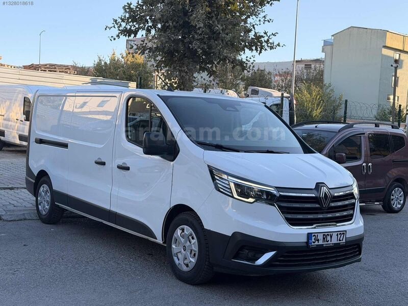 Galeriden Renault Trafic 2.0 DCI Grand Confort 2025 Model İstanbul 38.000 km Beyaz