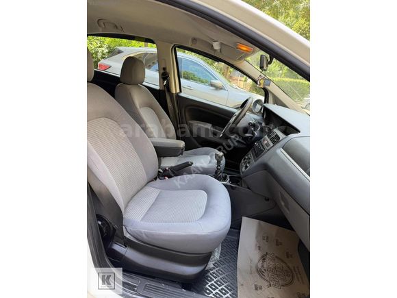 BAKIMLI DÜŞÜK KM FİAT LİNEA 1.6 MULTİJET ACTİVE PLUS