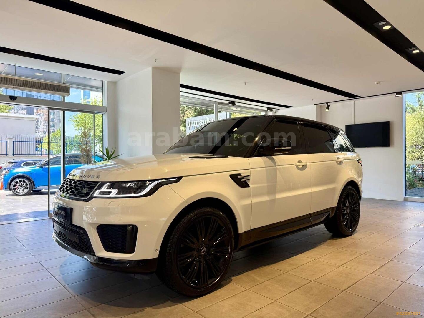 Galeriden Land Rover Range Sport 2.0 SD4 HSE 2018 Model İstanbul 157.000 km Beyaz 1