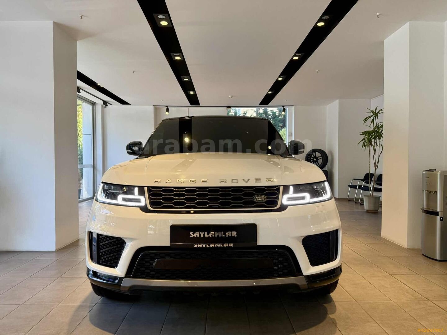 Galeriden Land Rover Range Sport 2.0 SD4 HSE 2018 Model İstanbul 157.000 km Beyaz 2