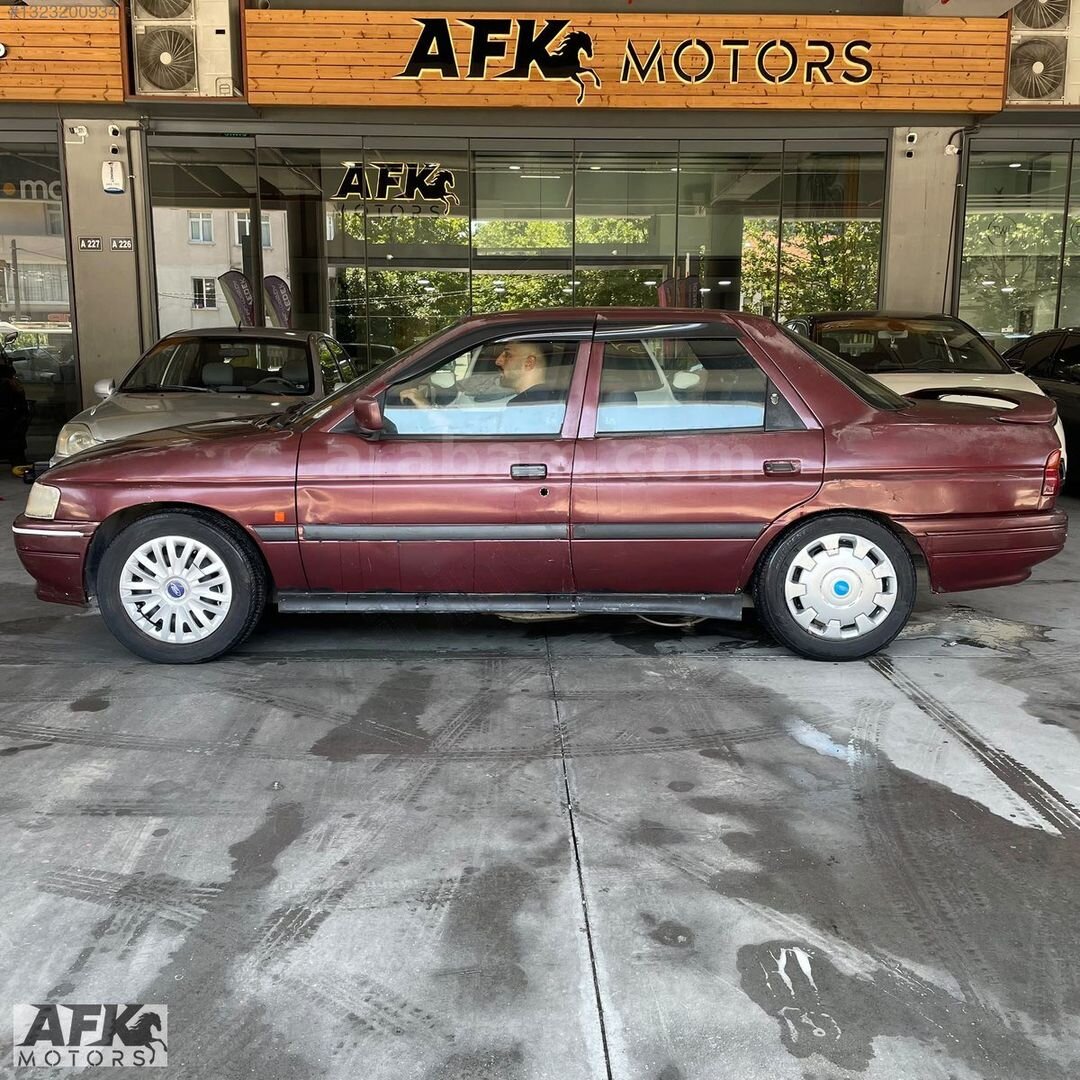 Galeriden Ford Escort 1.6 CLX 1995 Model İstanbul 152.000 km Bordo 7