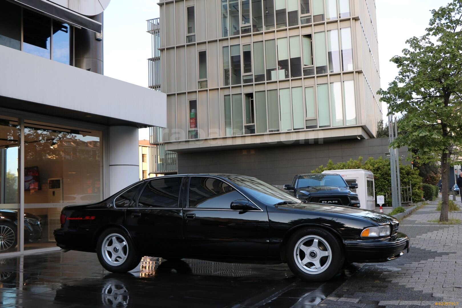 Galeriden Chevrolet Impala 3.8 1996 Model İstanbul 232.000 km Siyah 1