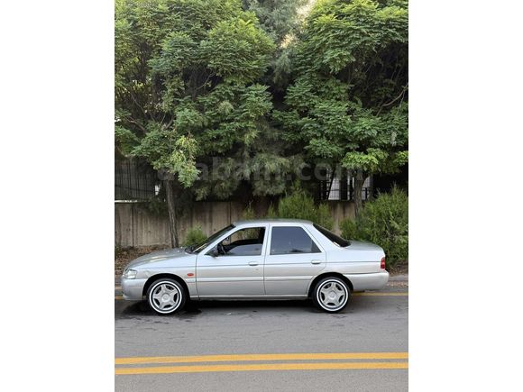 FORD ESKORT 1.6 CLX